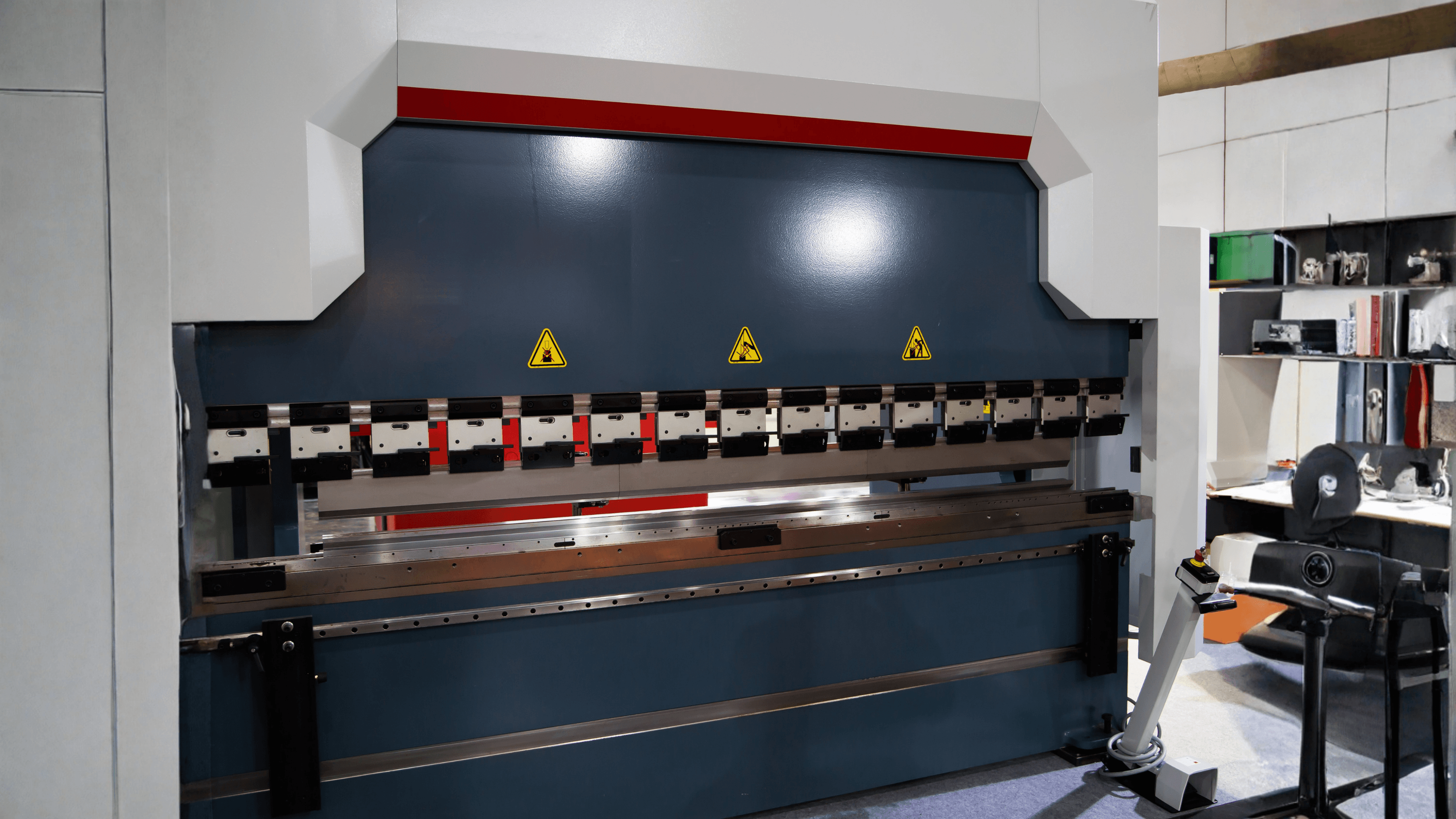 PRESS BRAKE MACHINE